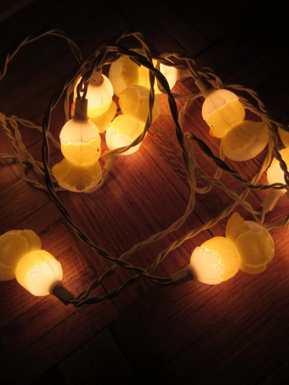 Easter Blow Mold 10 Baby Chicks In Hatching Eggs Indoor String Lights 9' Vtg
